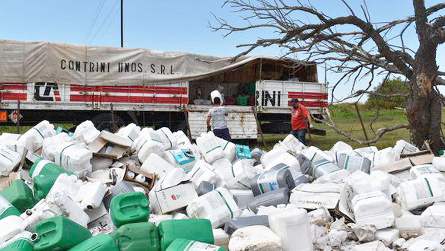 Campaña itinerante recolecta 3.000 envases fitosanitarios en Monte Caseros y Mocoretá