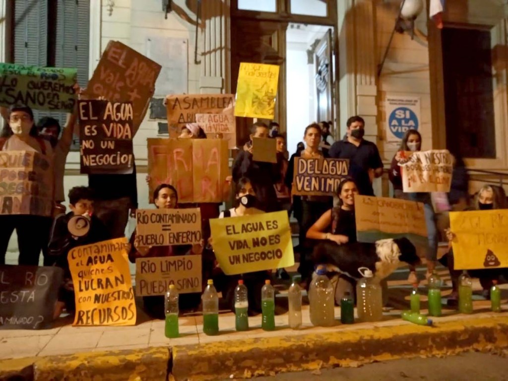 Grupos ambientalistas marcharon por la salud del río Gualeguaychú